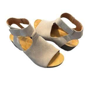 Dansko Women’s taupe suede leather Taylin wedge open toe ankle strap, Size EU 40
